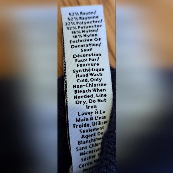 NWOT Vera Bradley Navy Soft Comfy Casual Winter Warm Beanie Hat Cap w/ PomPom - Picture 6 of 6